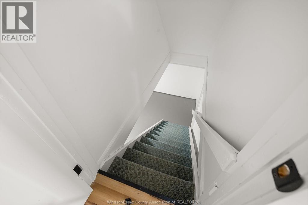 2594 Buckingham Property Photo 21