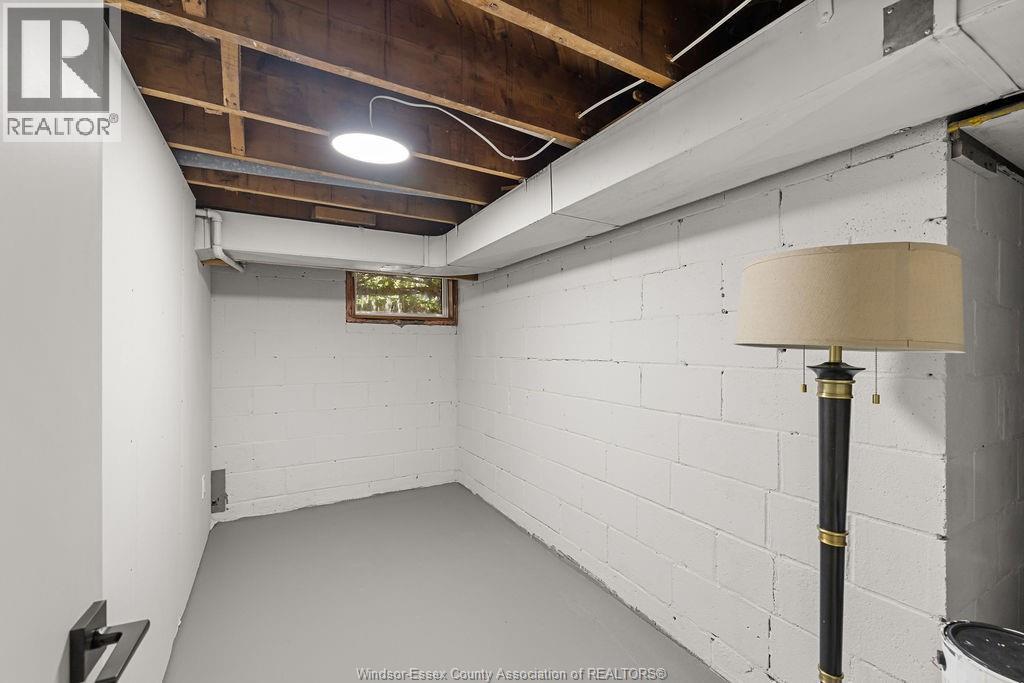 2594 Buckingham Property Photo 27