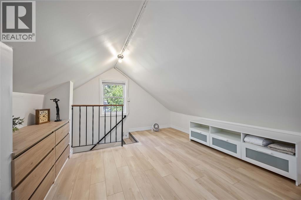 274 Cameron Street Property Photo 14