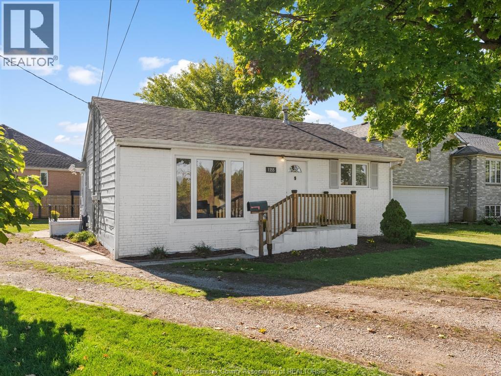 1355 Sprucewood Property Photo 4