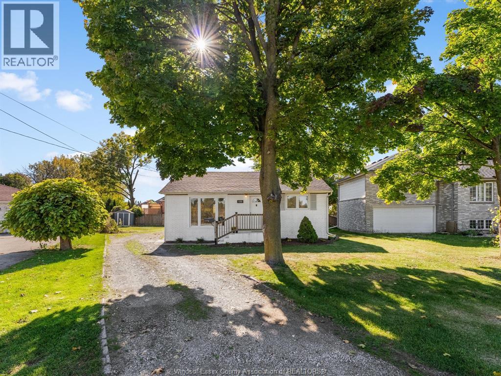 1355 Sprucewood Property Photo 5