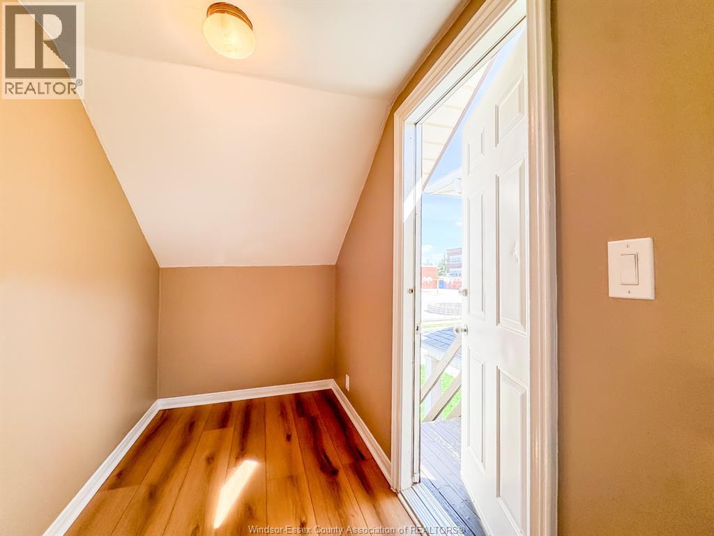 1351 Marentette Avenue Unit# Upper Property Photo 5