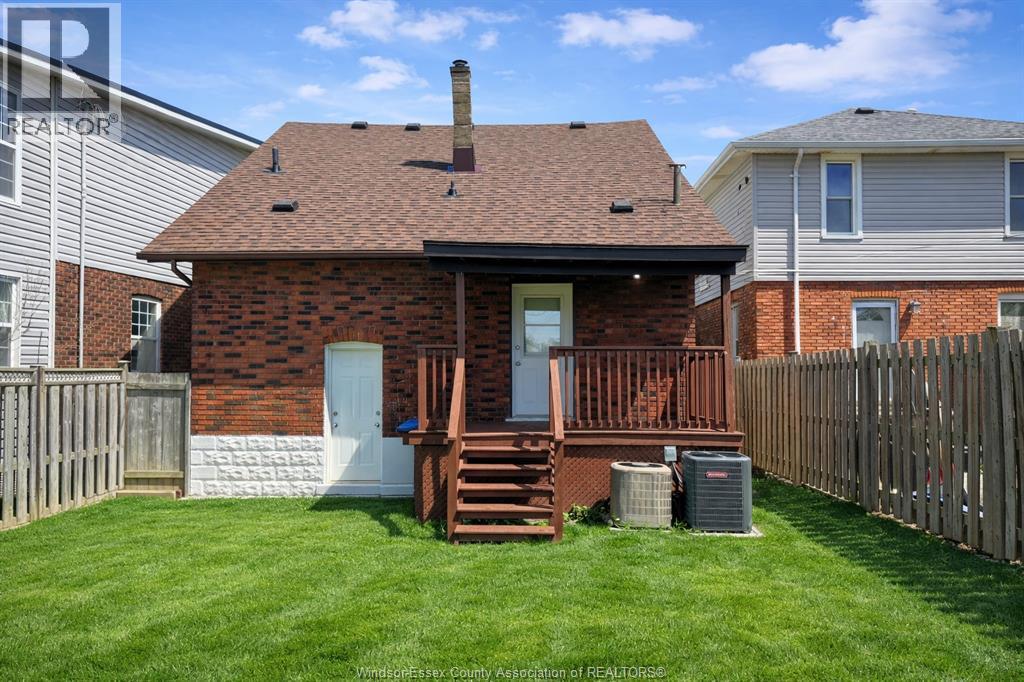 1351 Marentette Avenue Unit# Upper Property Photo 11