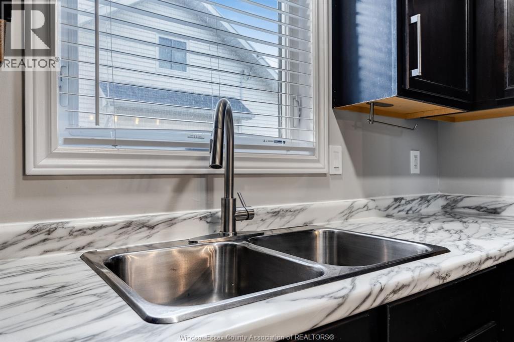 16 Parkdale Avenue Property Photo 10