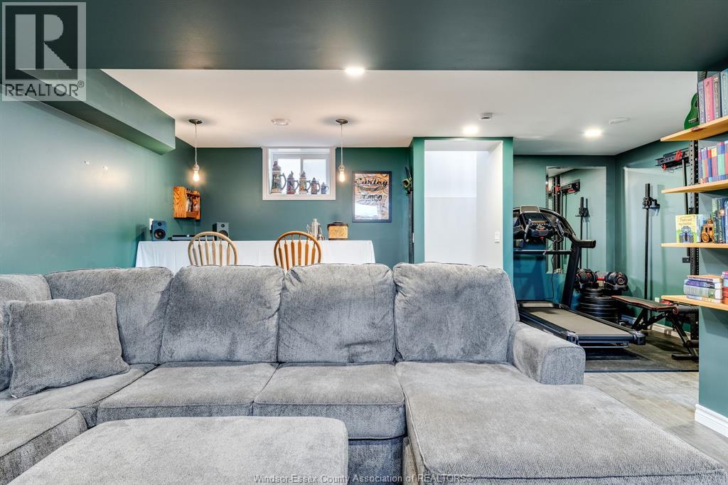 16 Parkdale Avenue Property Photo 23