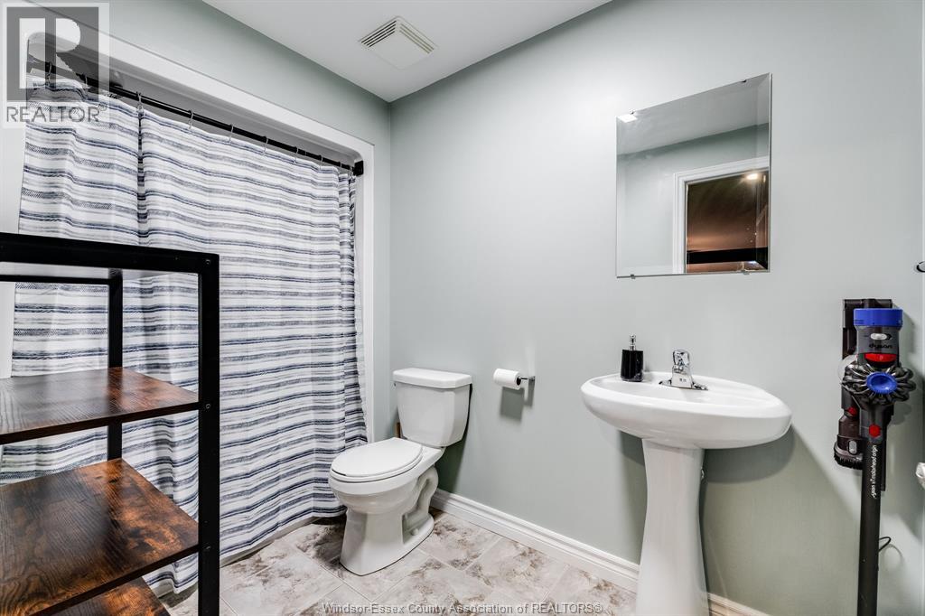 16 Parkdale Avenue Property Photo 26