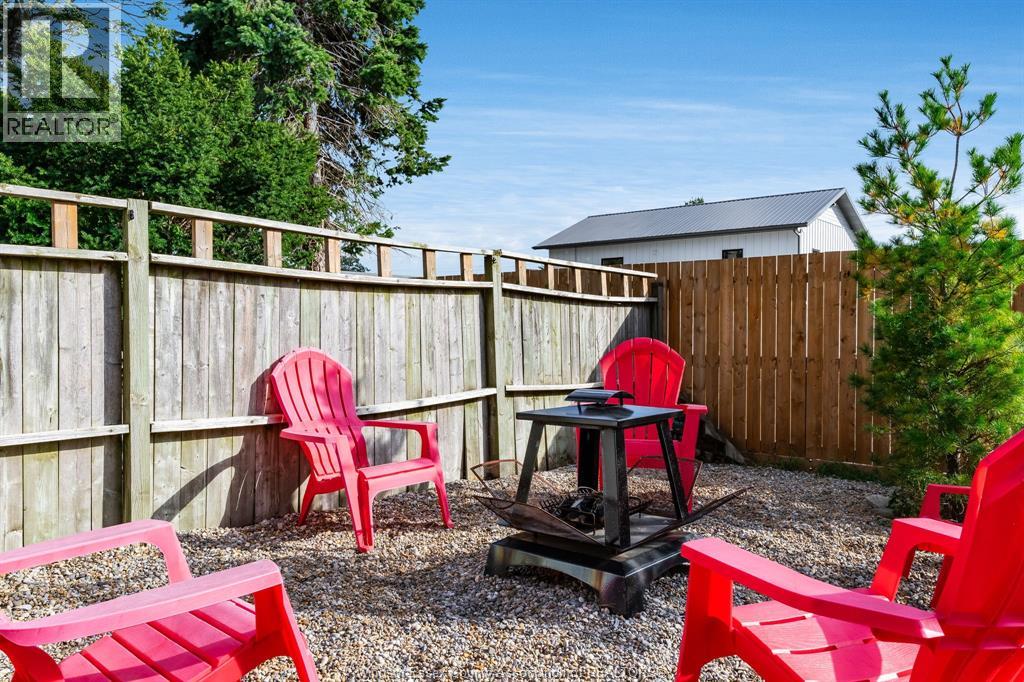 16 Parkdale Avenue Property Photo 39
