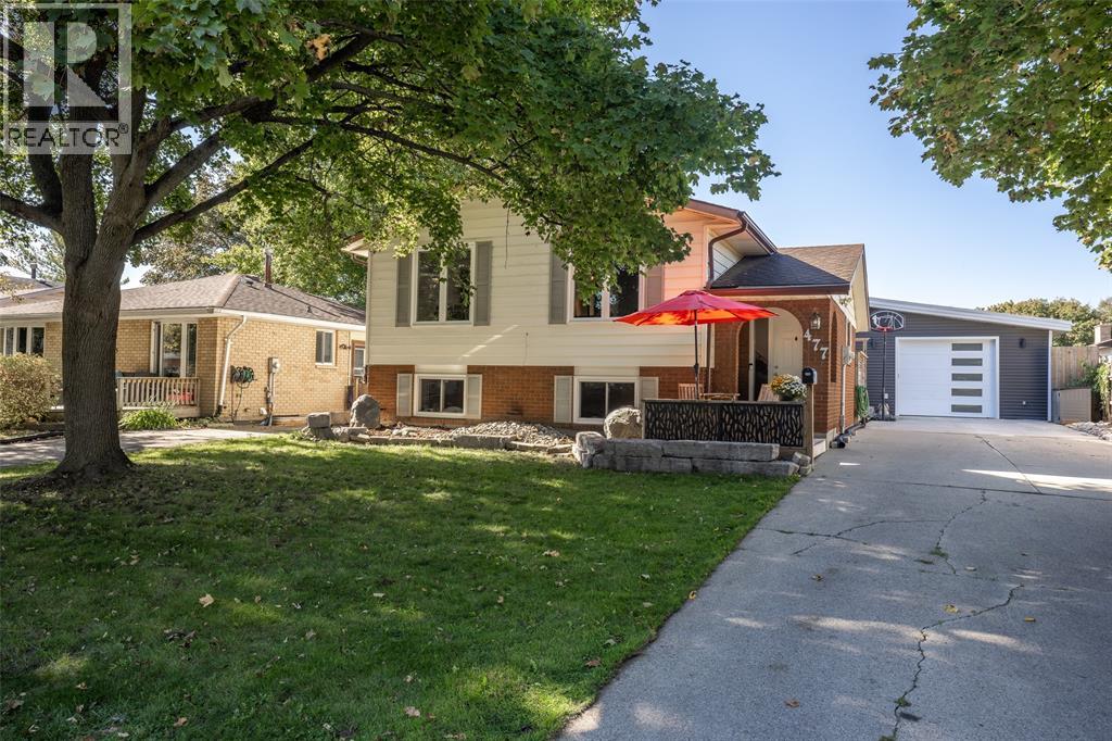 477 TREEWOOD CRESCENT Property Photo 1