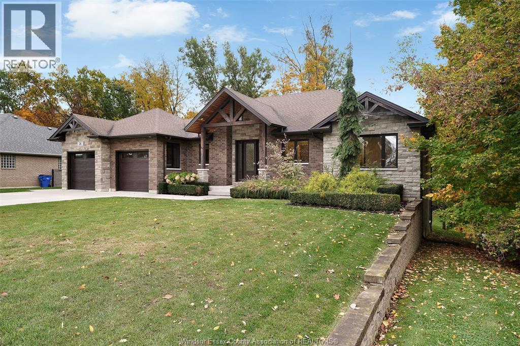 26 Two Creeks Lane Property Photo 2