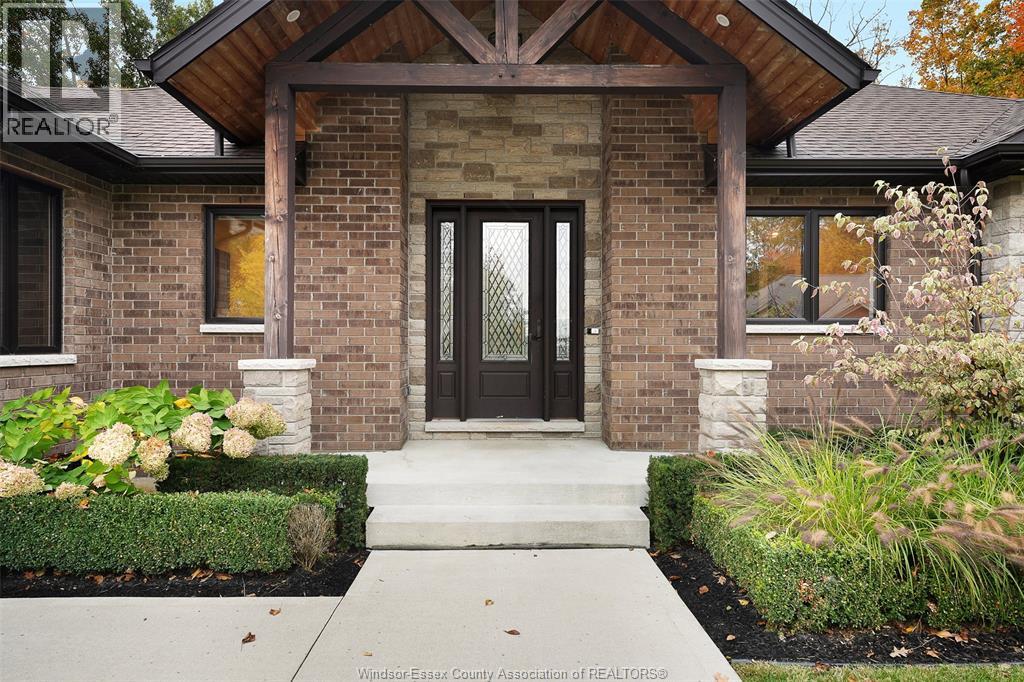 26 Two Creeks Lane Property Photo 3
