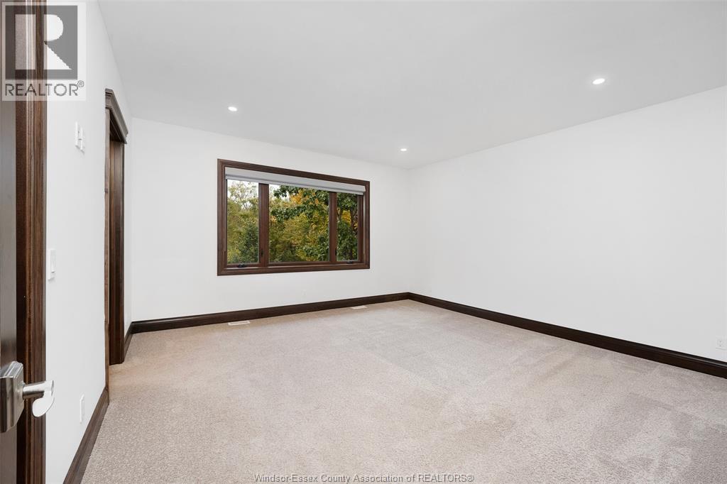 26 Two Creeks Lane Property Photo 12