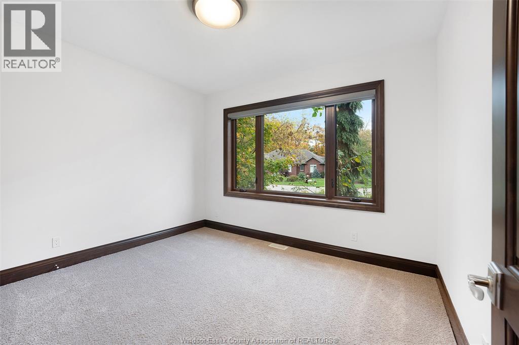 26 Two Creeks Lane Property Photo 17
