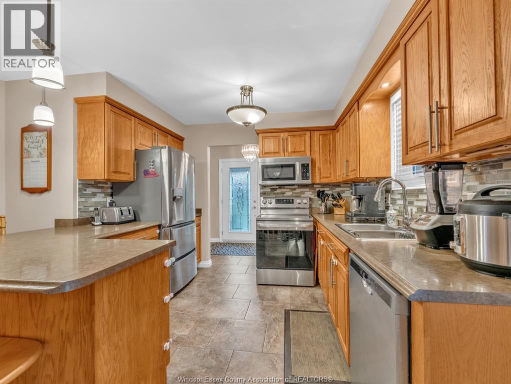 9975 Holly Crescent Property Photo 15