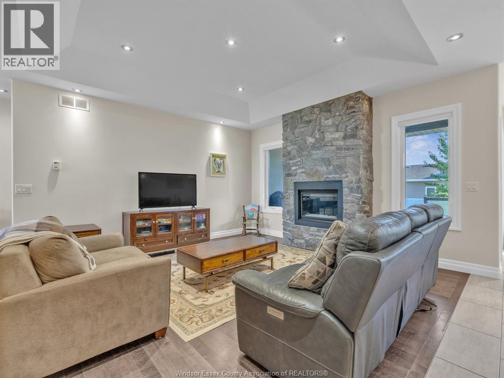 211 Robson Road Property Photo 5