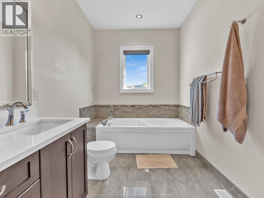 211 Robson Road Property Photo 16