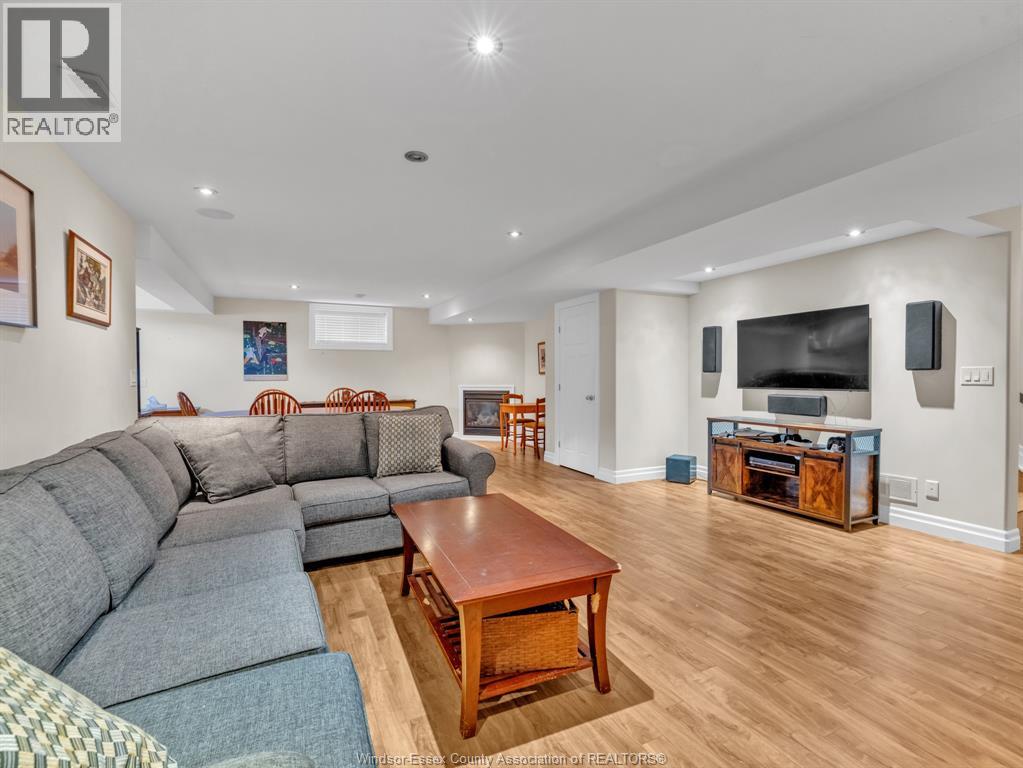 211 Robson Road Property Photo 27