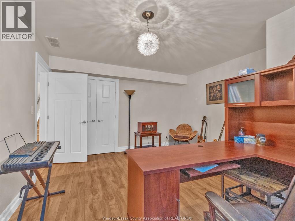 211 Robson Road Property Photo 34