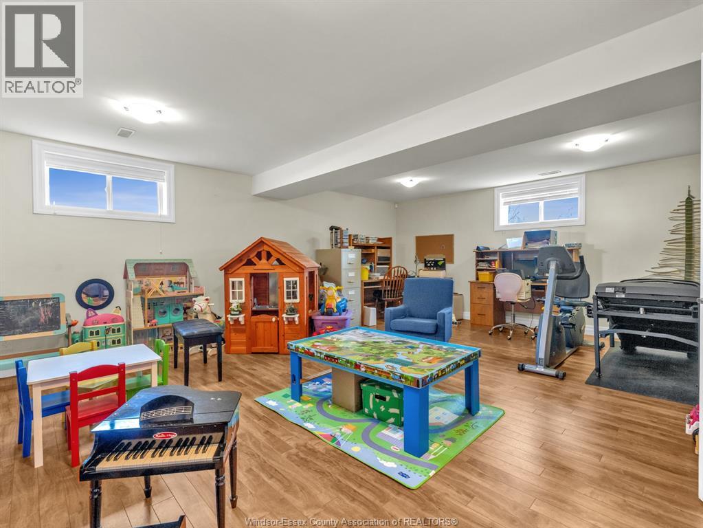 211 Robson Road Property Photo 39