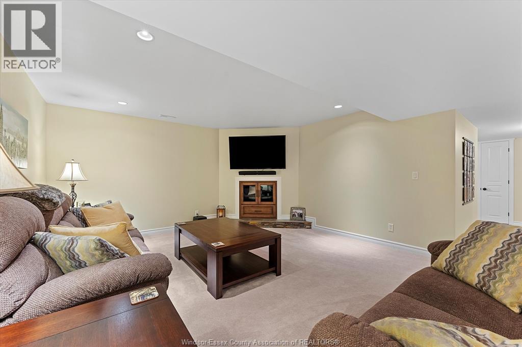 354 Cooper Crescent Property Photo 24