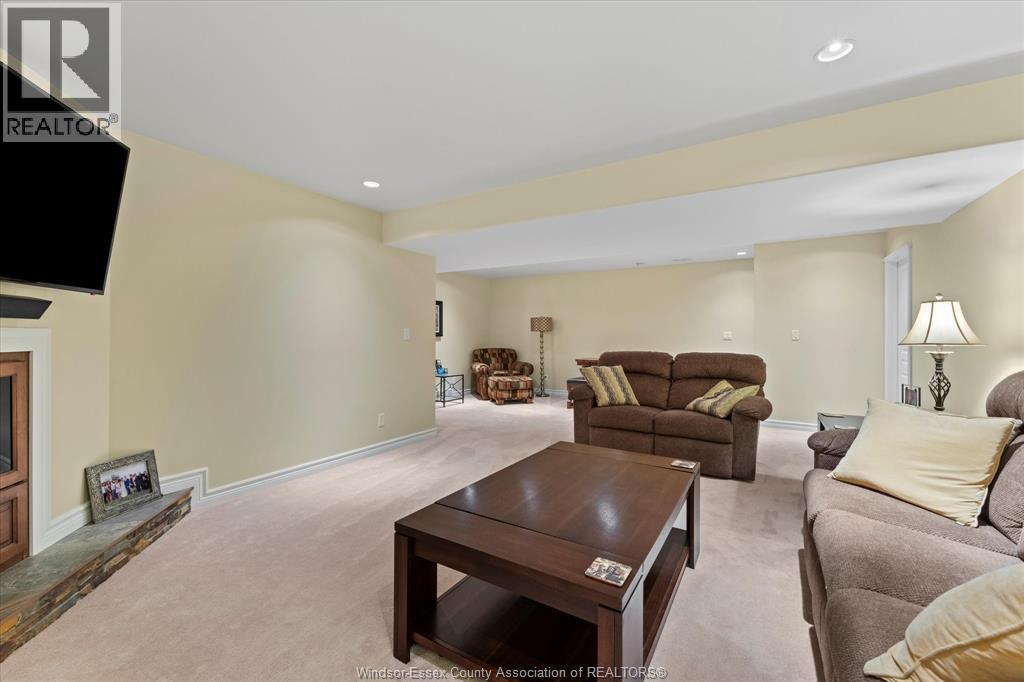 354 Cooper Crescent Property Photo 27