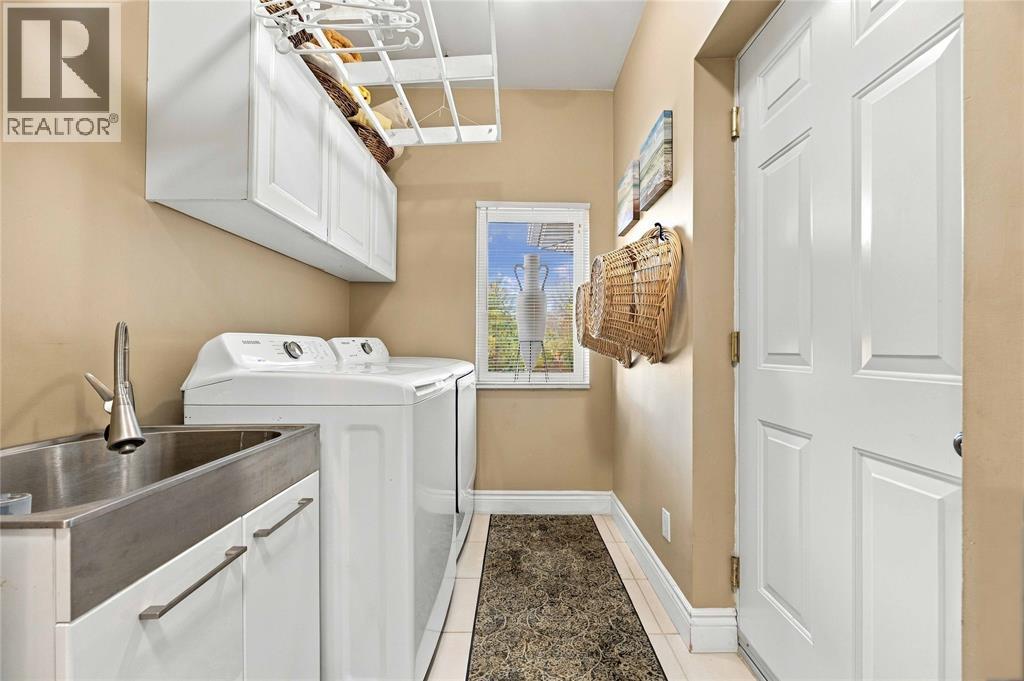 8563 Vance Drive Property Photo 4