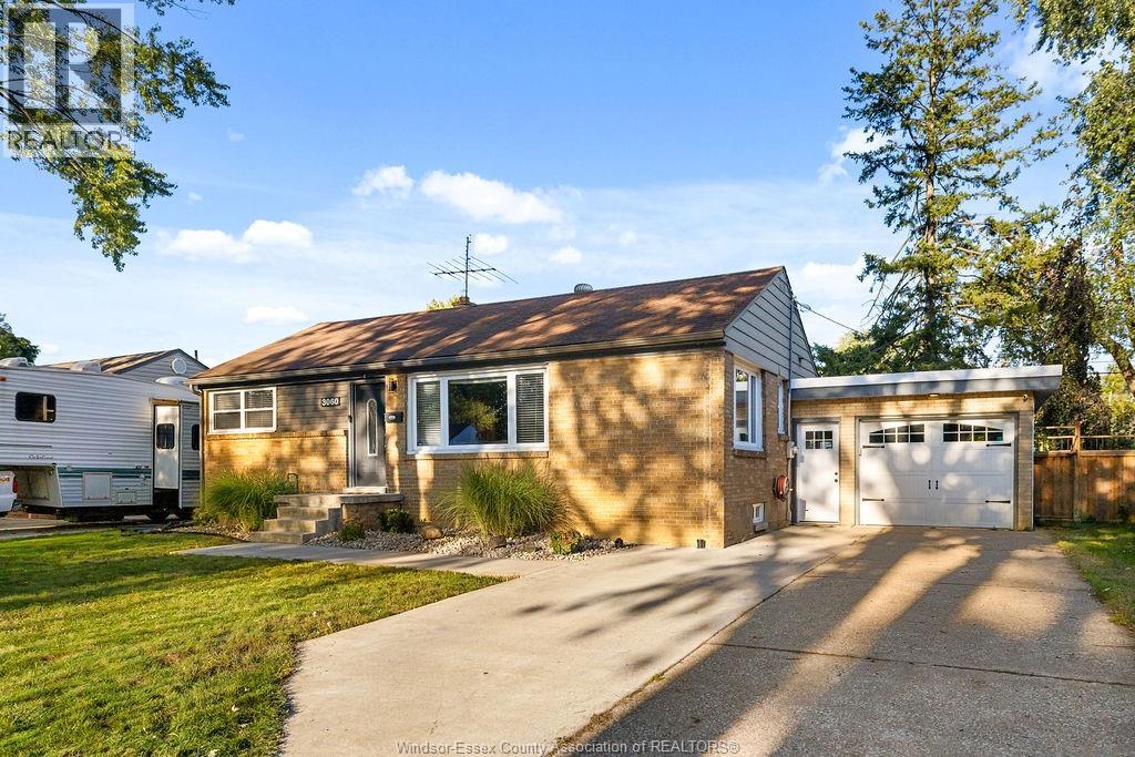 3060 Dandurand Avenue Property Photo 3