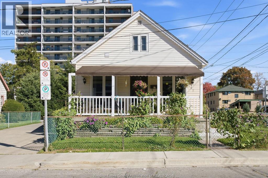 164 Parent Ave Property Photo 6