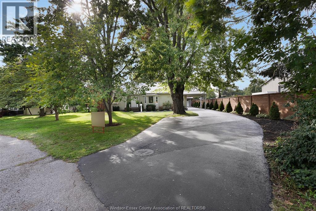 1331 Clovelly Drive Property Photo 3