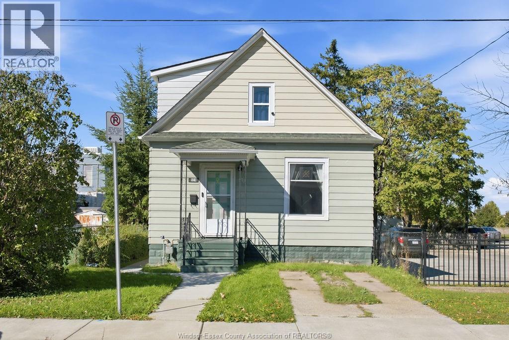 192 Parent Ave Property Photo 7