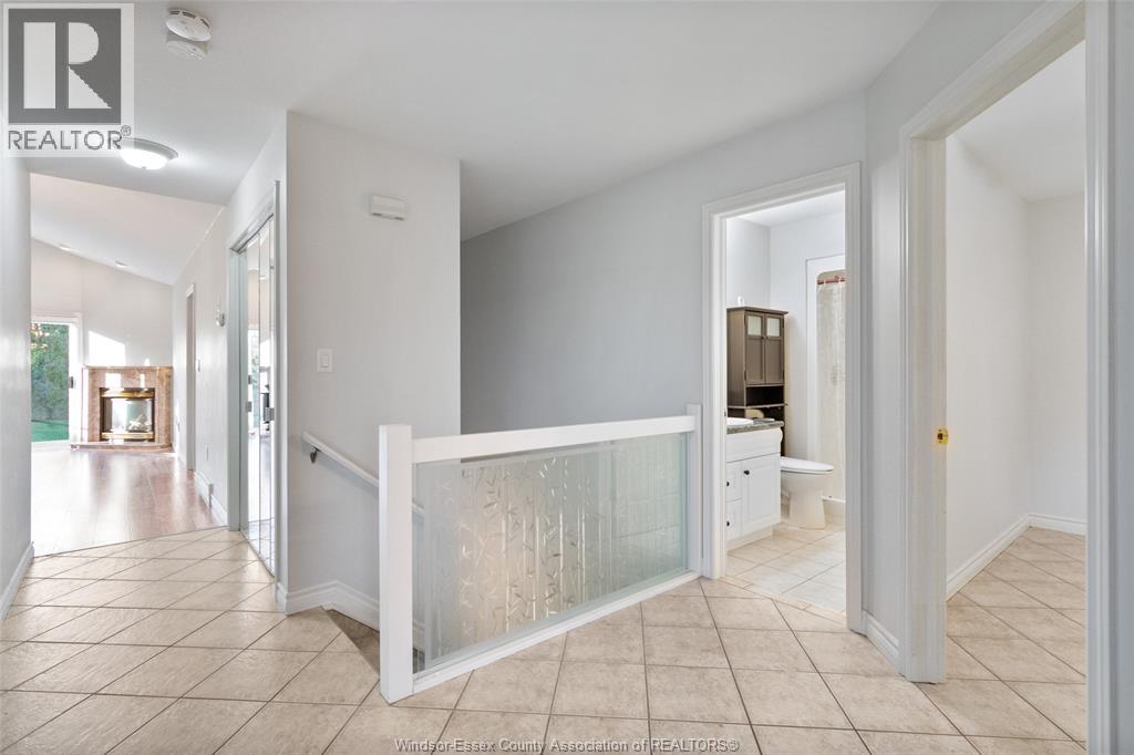 1487 Imperial Crescent Property Photo 5