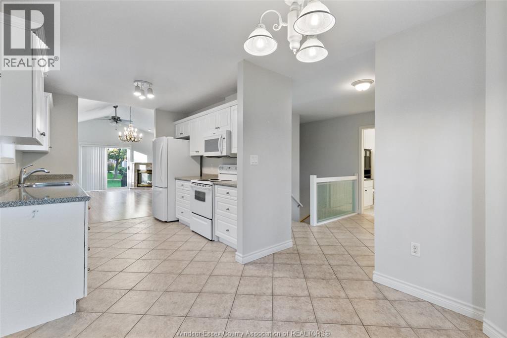 1487 Imperial Crescent Property Photo 10