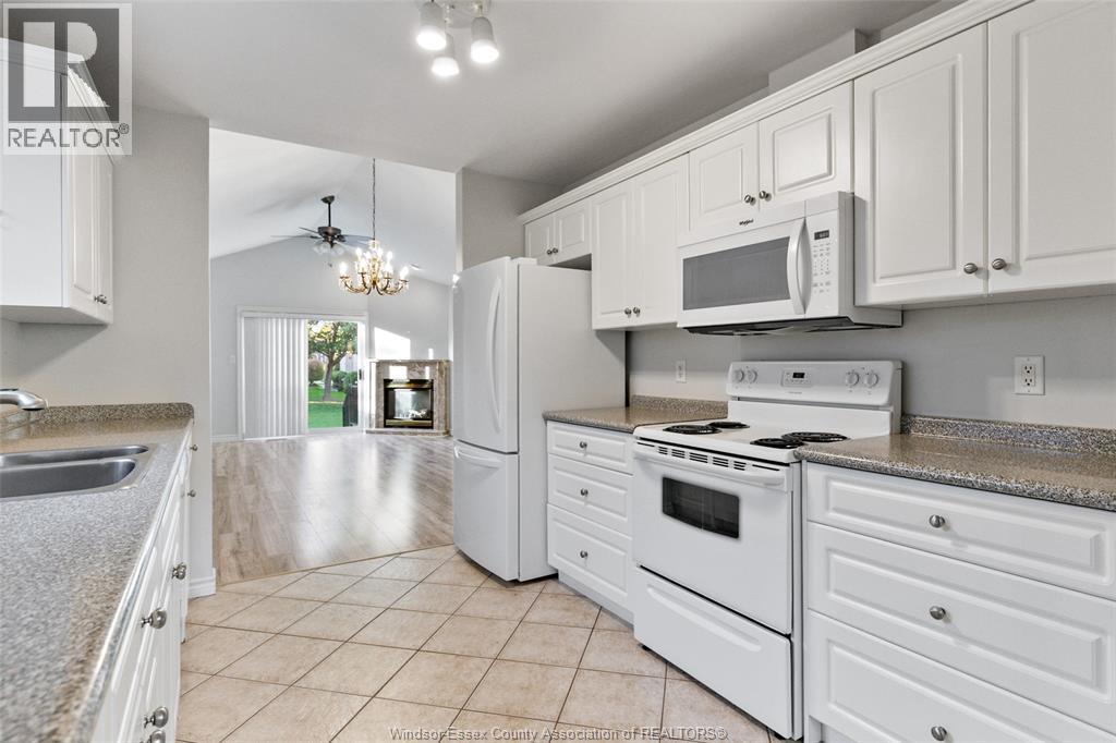 1487 Imperial Crescent Property Photo 13