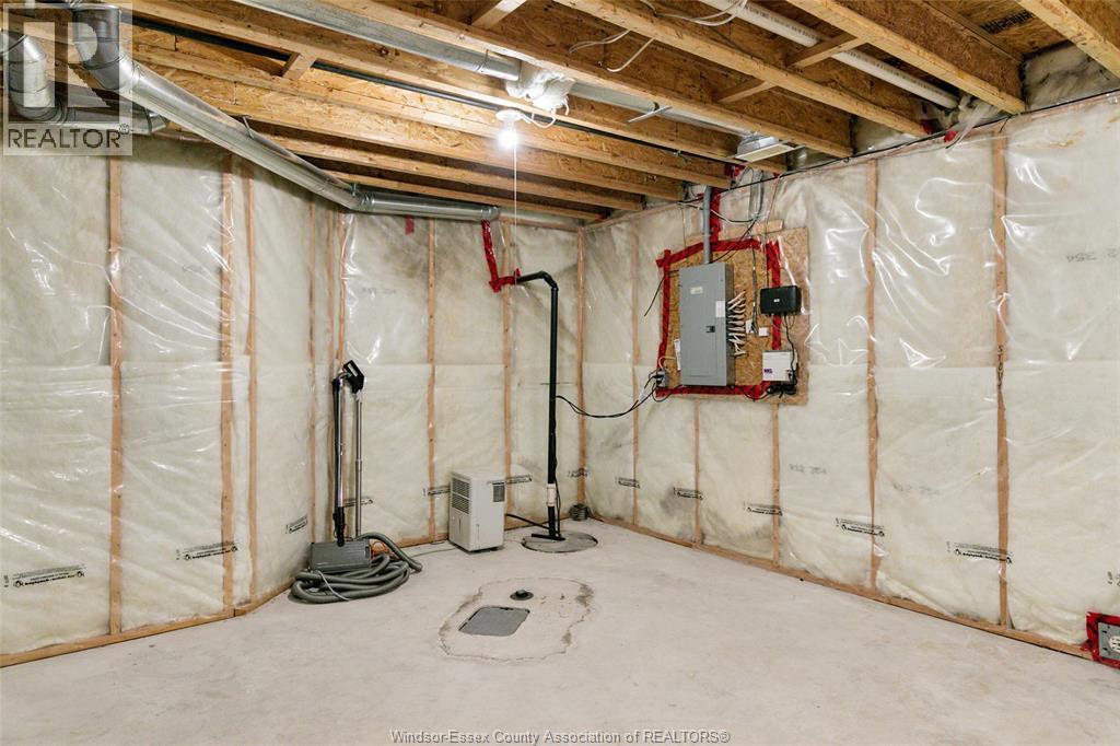 1487 Imperial Crescent Property Photo 24