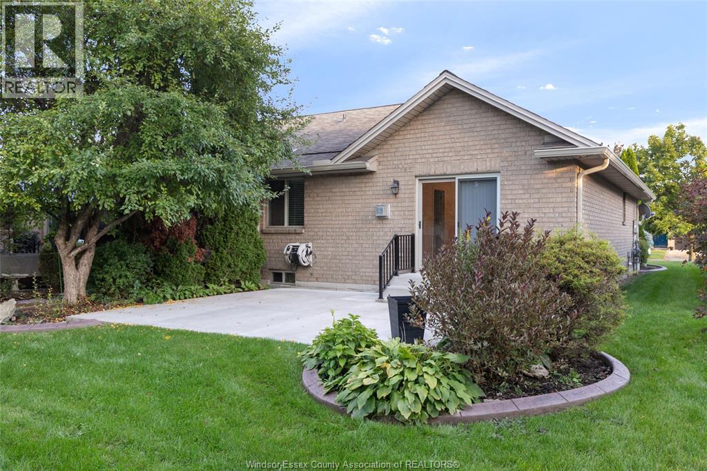 1487 Imperial Crescent Property Photo 31