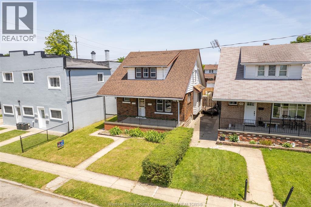 906 Elsmere Property Photo 4