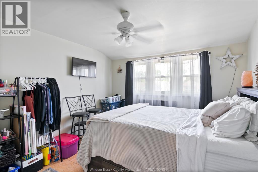 906 Elsmere Property Photo 7