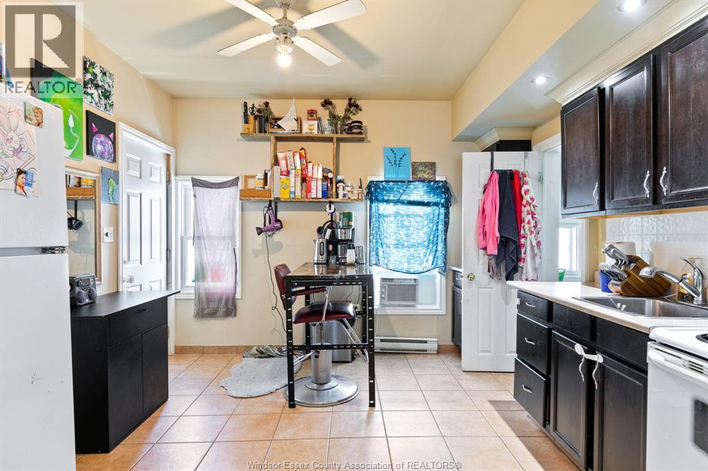 906 Elsmere Property Photo 12