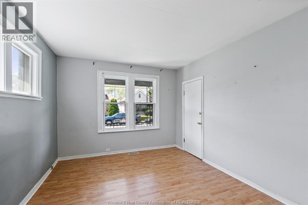 906 Elsmere Property Photo 14
