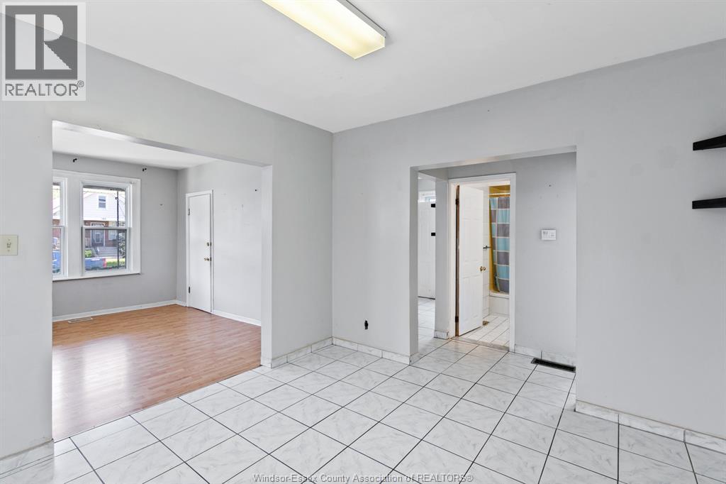 906 Elsmere Property Photo 18