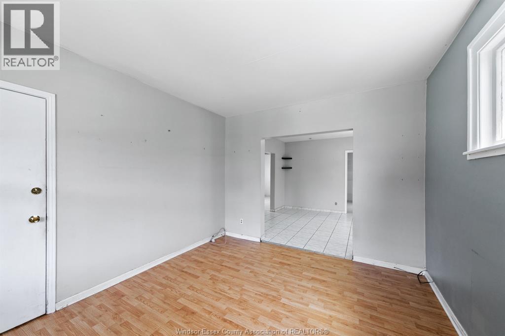 906 Elsmere Property Photo 16