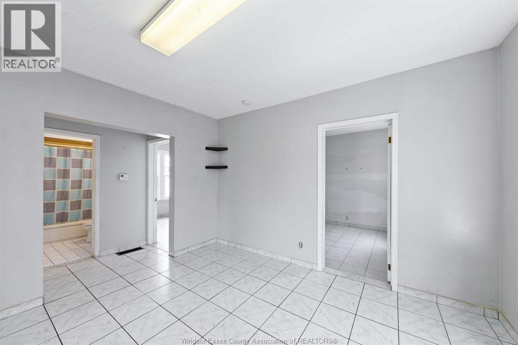 906 Elsmere Property Photo 17