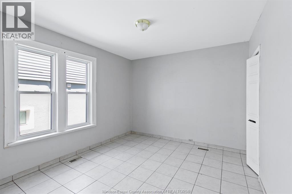 906 Elsmere Property Photo 20
