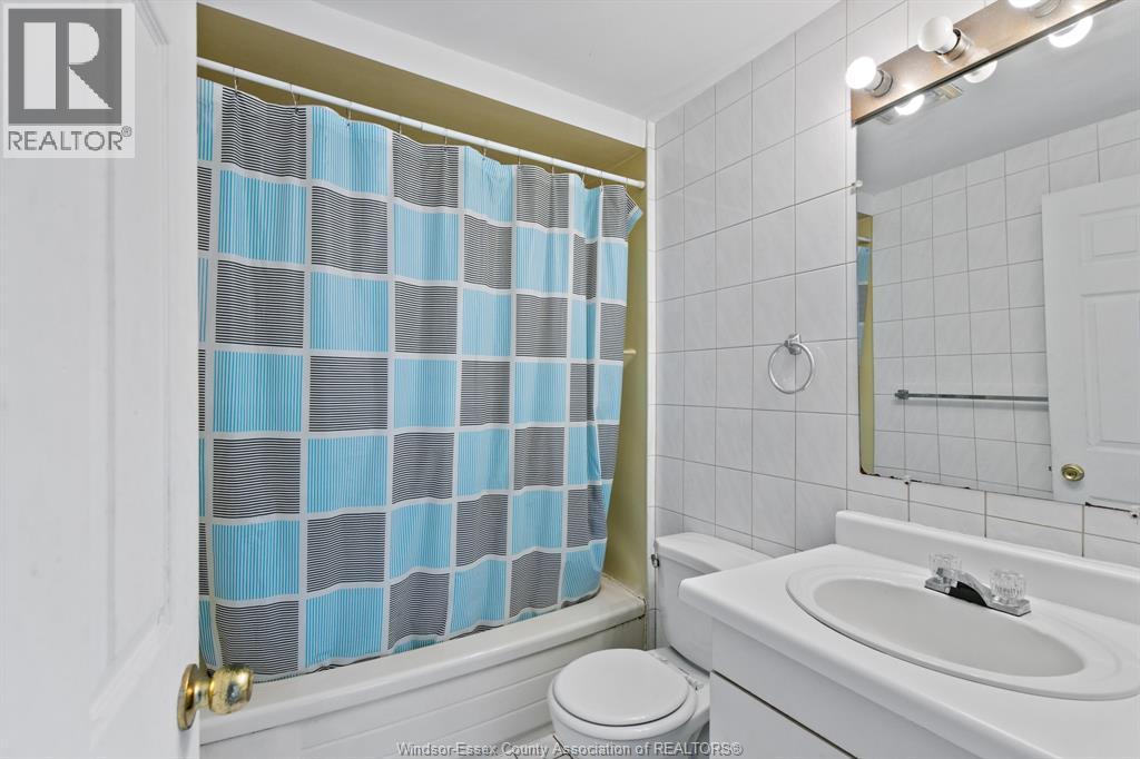 906 Elsmere Property Photo 21