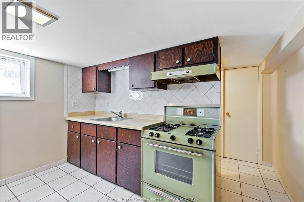 906 Elsmere Property Photo 25