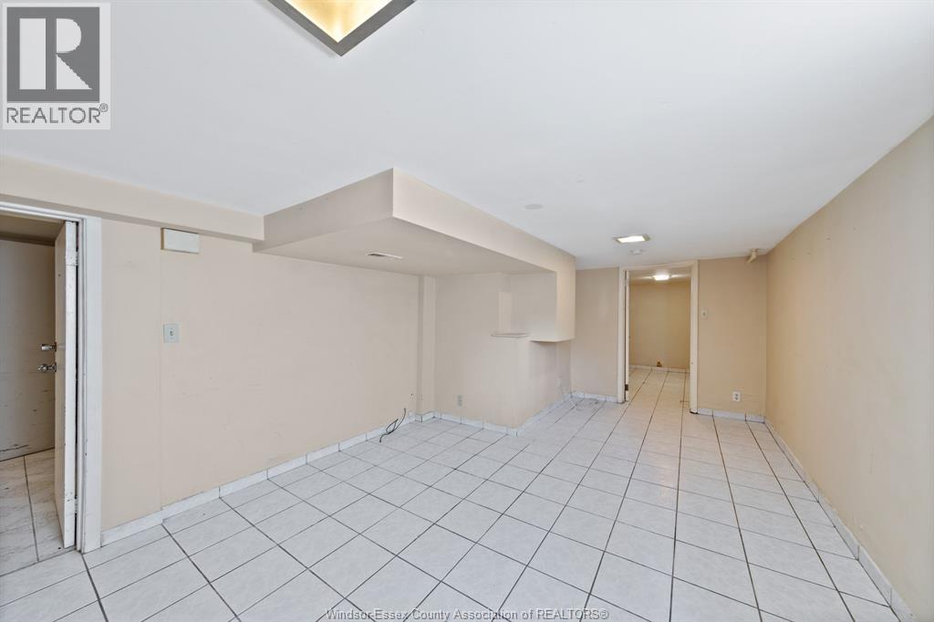 906 Elsmere Property Photo 26