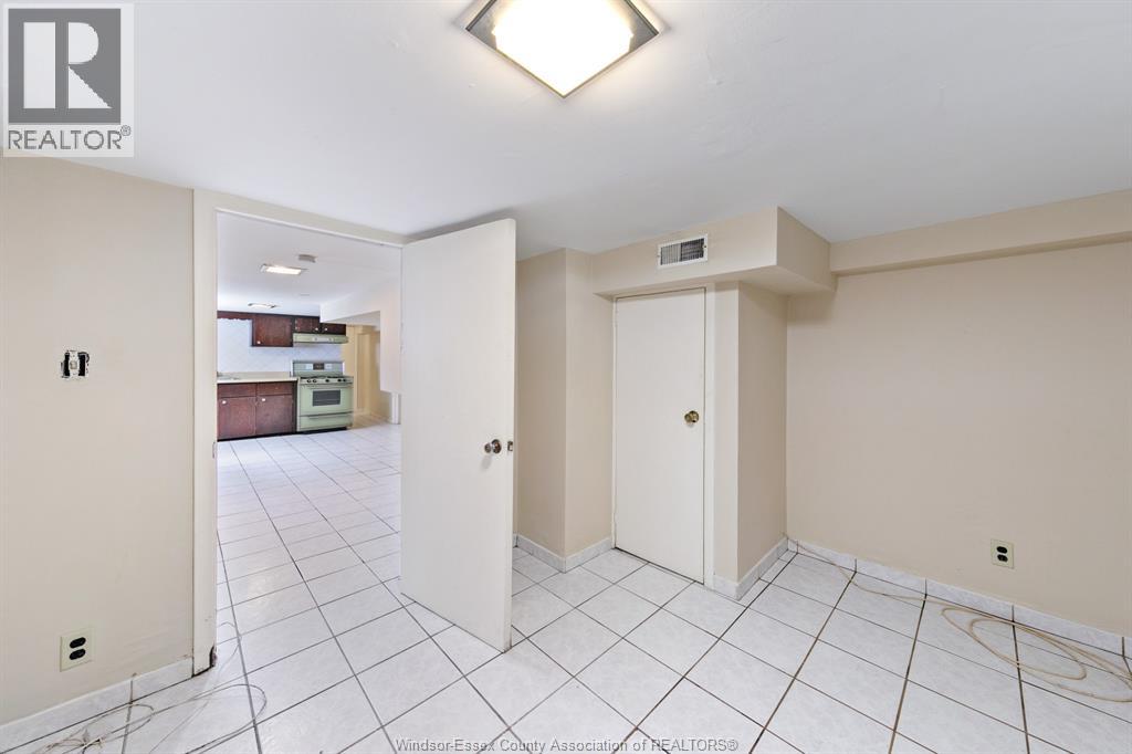 906 Elsmere Property Photo 27
