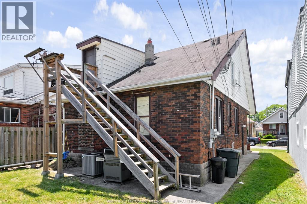 906 Elsmere Property Photo 30