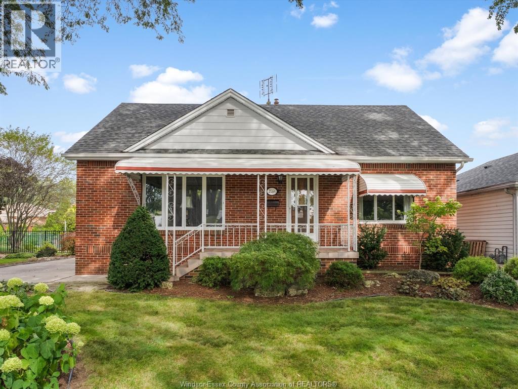 2566 Tourangeau Road Property Photo 1