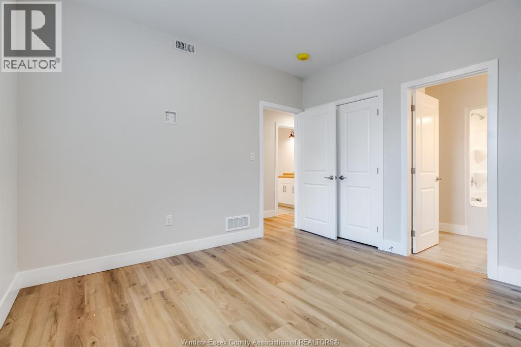21283 Harbour Road Unit# 2 Property Photo 12