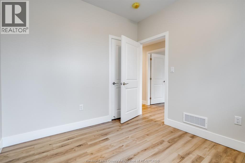 21283 Harbour Road Unit# 2 Property Photo 16
